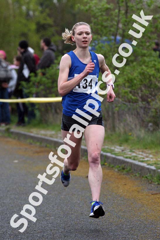 Senior womens relay, Elswick Good Friday Road Races. Photo: David T. Hewitson/Sports for All Pics